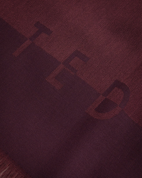 ESTELI-Scarves-Complete any outfit with a touch of elegance with the ESTELI scarf. With its woven logo and fringed edge will see you through for seasons to come. Timeless, understated, classic. Long scarf Woven style Fringed ends Dimensions: L180cm x W 70cm Ted Baker branded- Ted Baker Romania